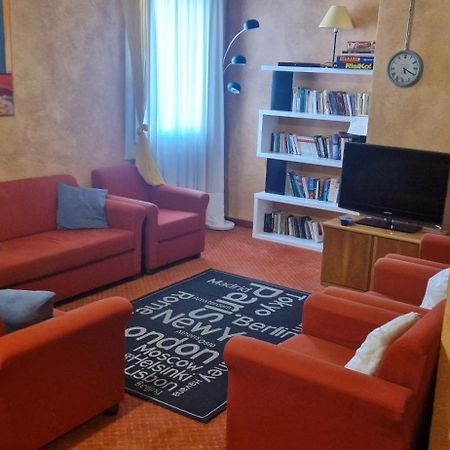 Hotel Marina Торрі-дель-Бенако Екстер'єр фото