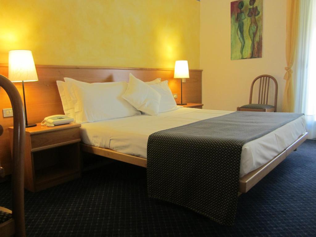 Hotel Marina Торрі-дель-Бенако Номер фото