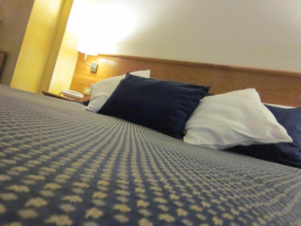 Hotel Marina Торрі-дель-Бенако Номер фото